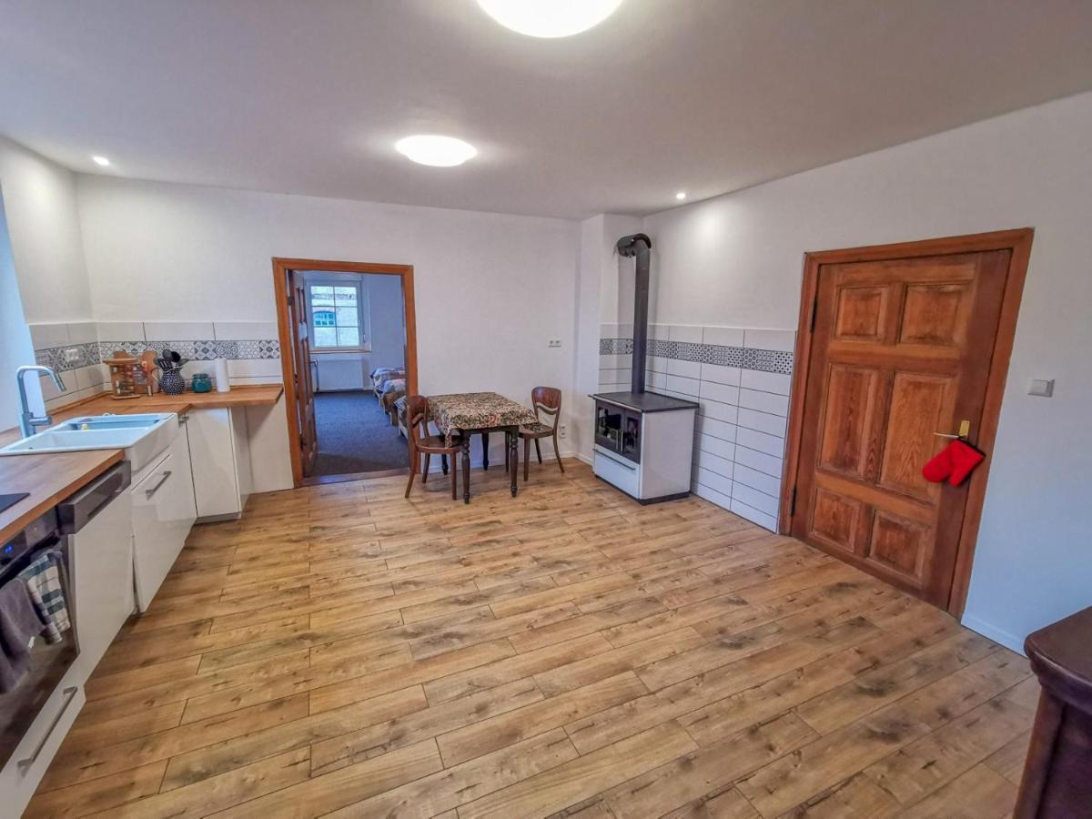 Apartment In Herrenhaus Gross Pinnow ภายนอก รูปภาพ