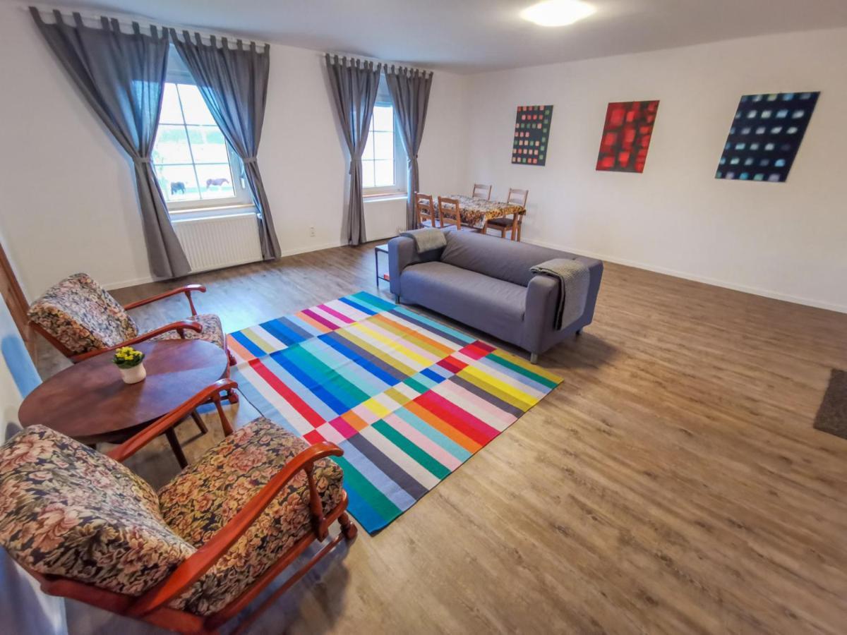 Apartment In Herrenhaus Gross Pinnow ภายนอก รูปภาพ